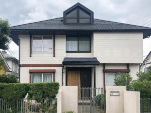 高岡市の屋根カバー工事・外壁塗装　耐候性に優れた屋根材デクラ・セネターは30年の材料品質保証付き！