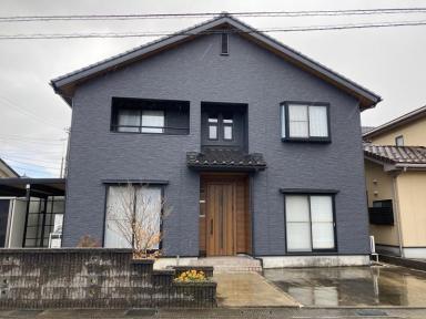 高岡市の外壁サイディング工事 一緒に玄関ドアも交換しまるで新築の仕上がりに